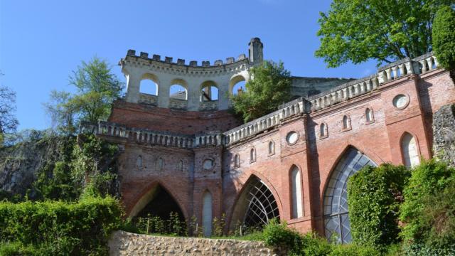 Chateau De Poncé Sur Le Loir (2)